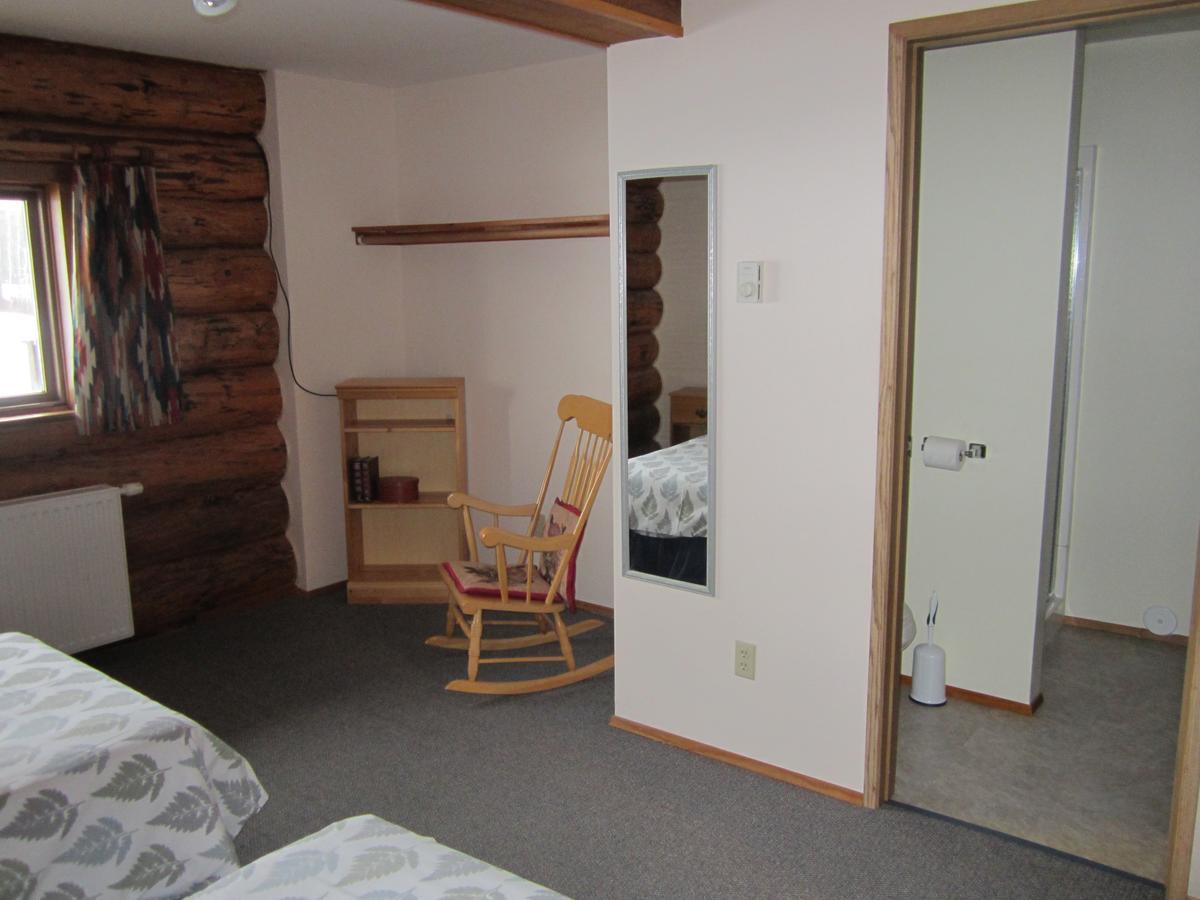 Smithers Driftwood Lodge Exteriör bild