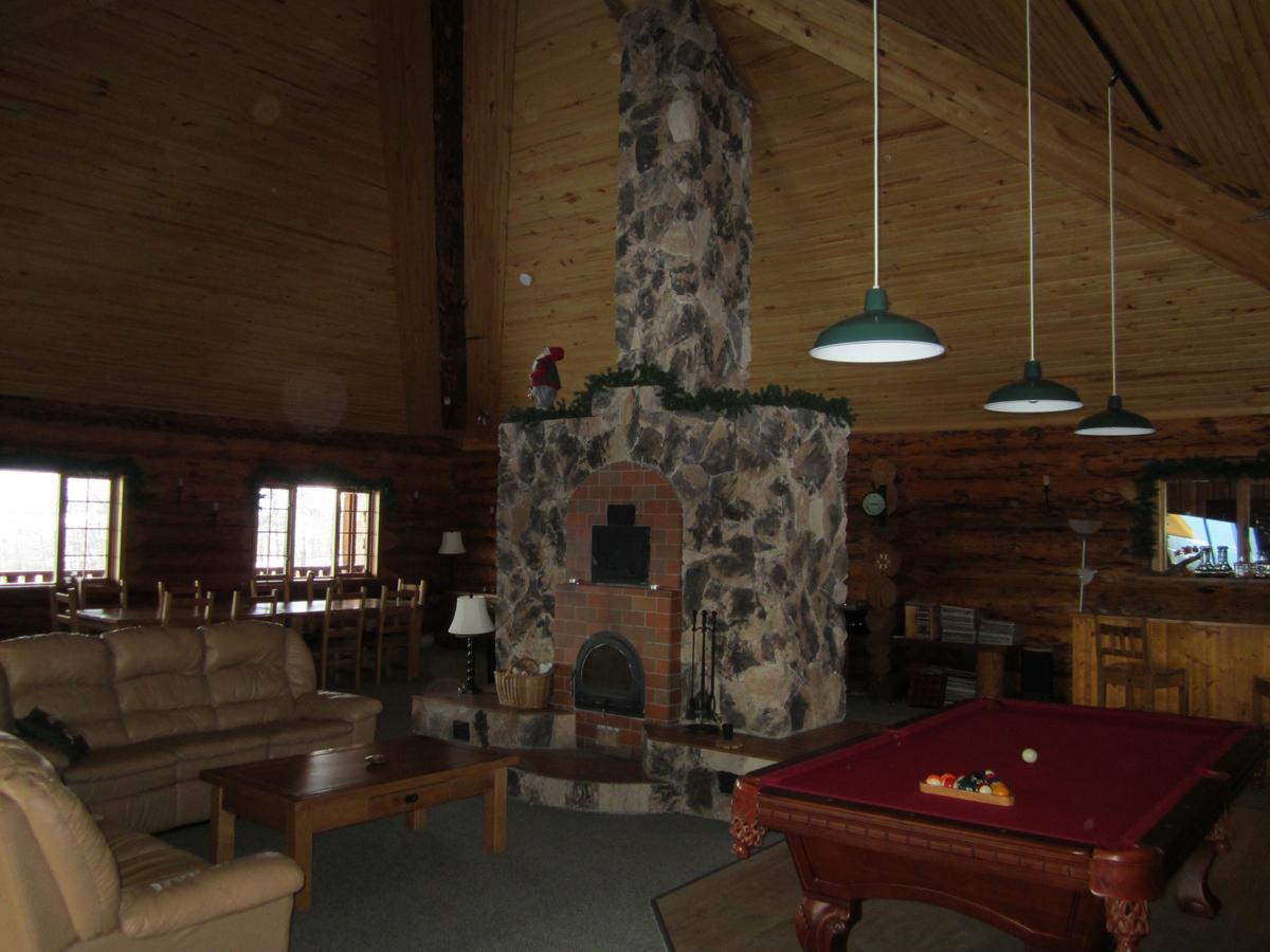 Smithers Driftwood Lodge Exteriör bild