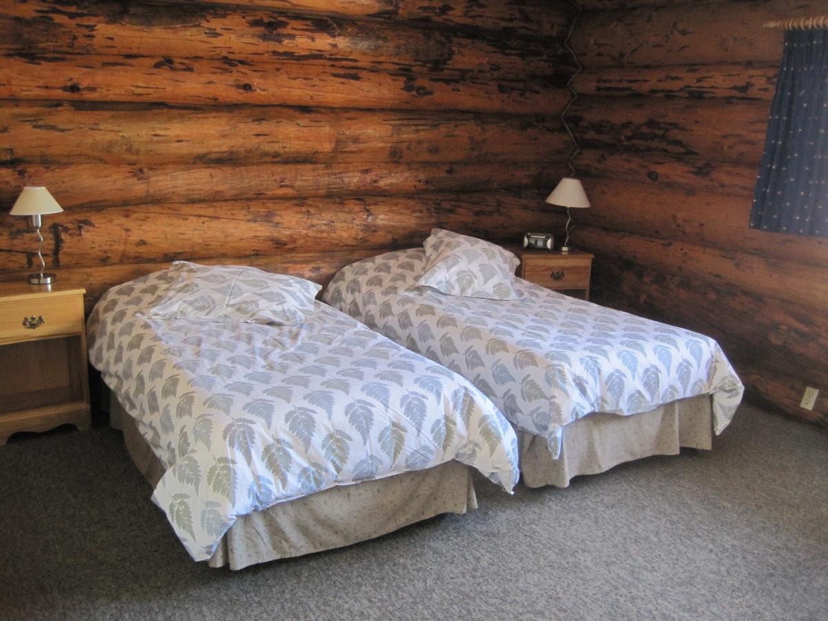 Smithers Driftwood Lodge Exteriör bild