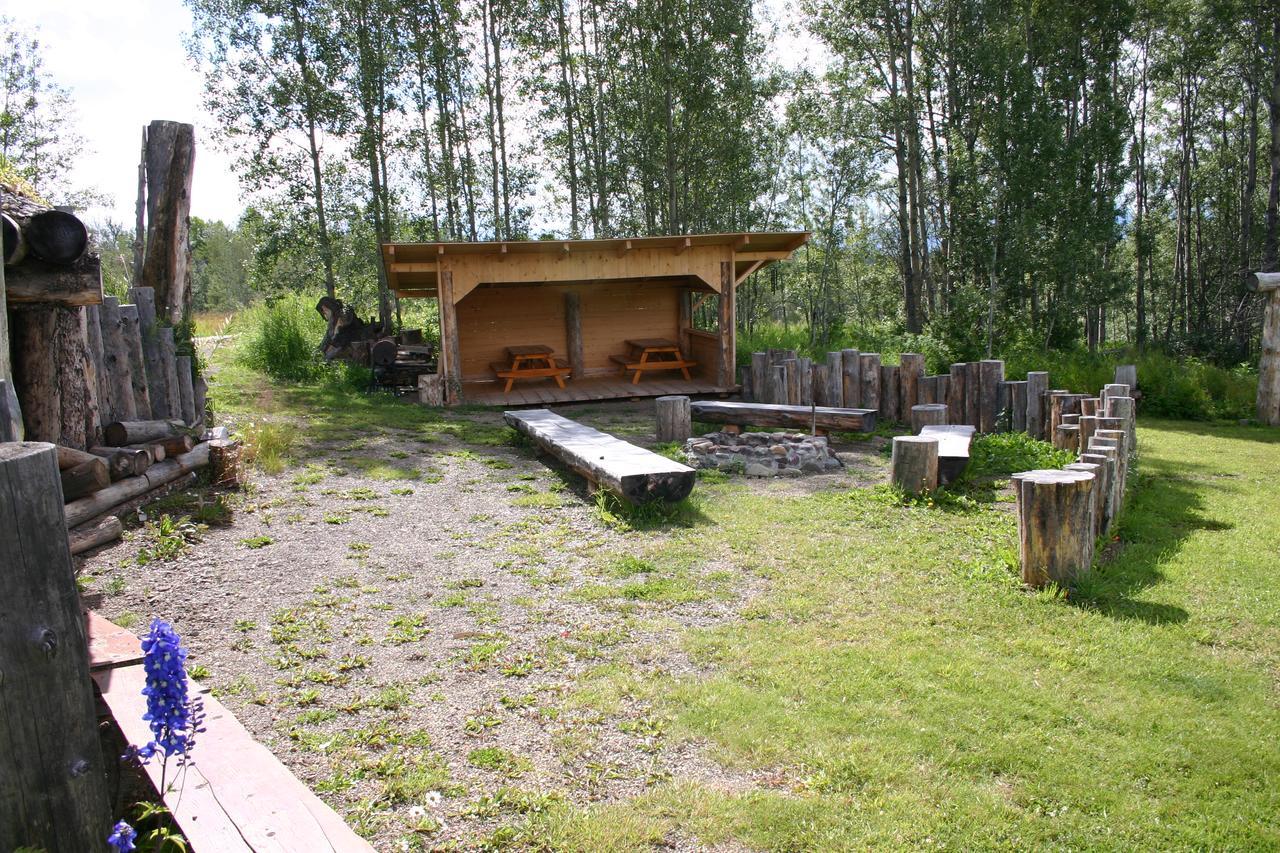 Smithers Driftwood Lodge Exteriör bild